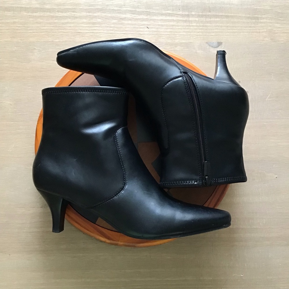 Impo Stretch black ankle boots